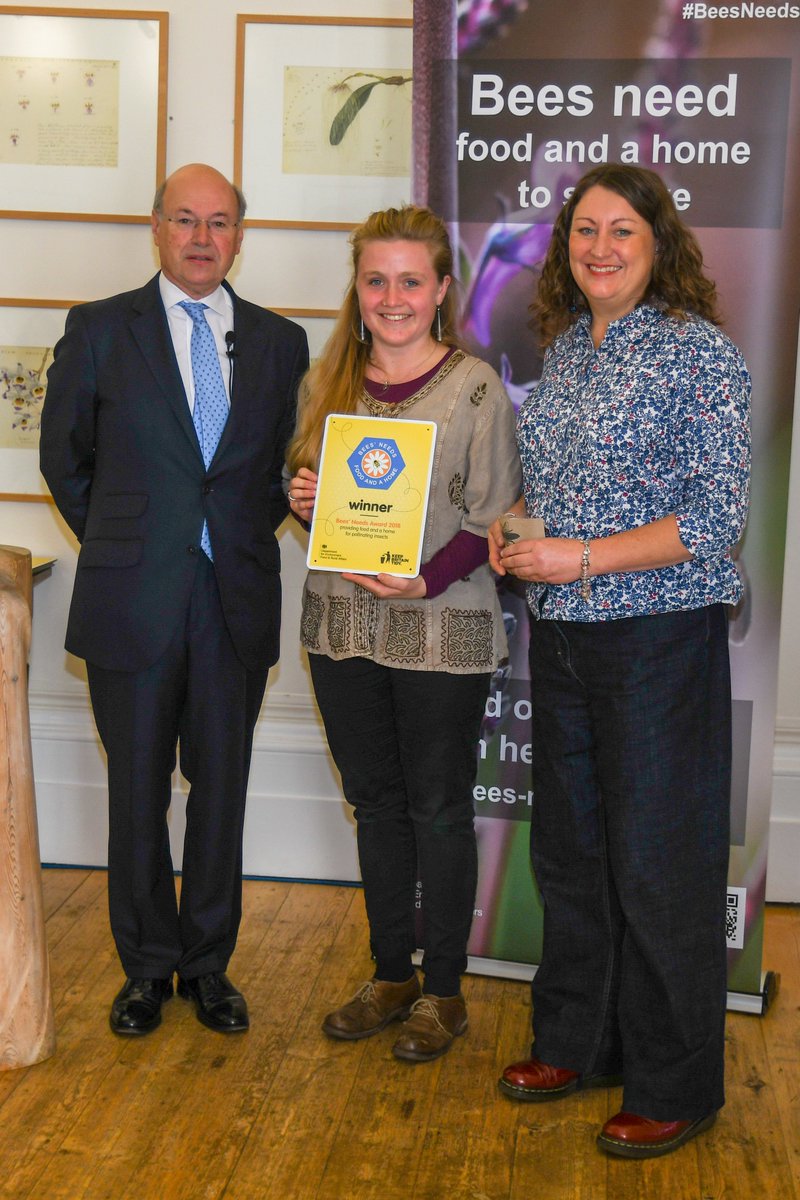 We won! Bees Needs Awards at the Royal Botanical Gardens Kew with Rachel Bohlen from Roots Community Gardening to accept an award on behalf of all those involved in the Rainbow Meadow in Royal Fort Gardens.
