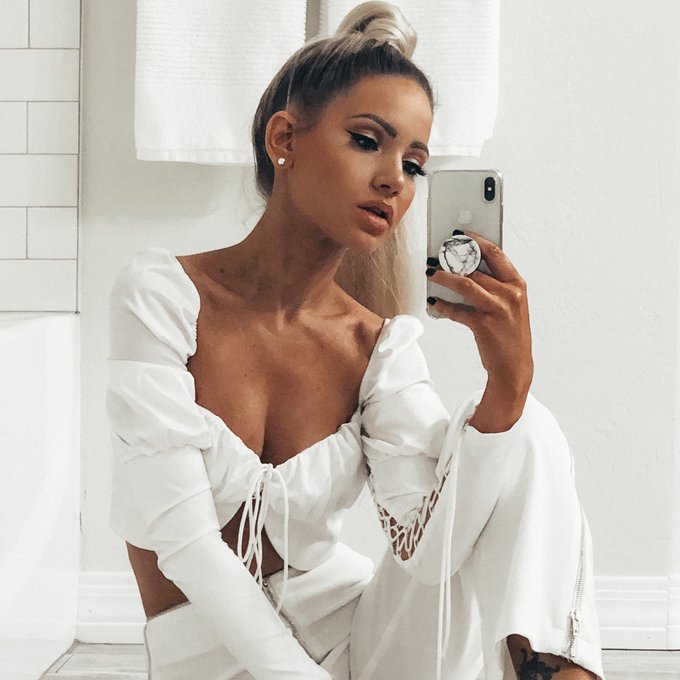 📞📞 https://t.co/Dgz4DM2PfU<a href="/tag/ootd"class="tags"><span>#ootd</span></a>