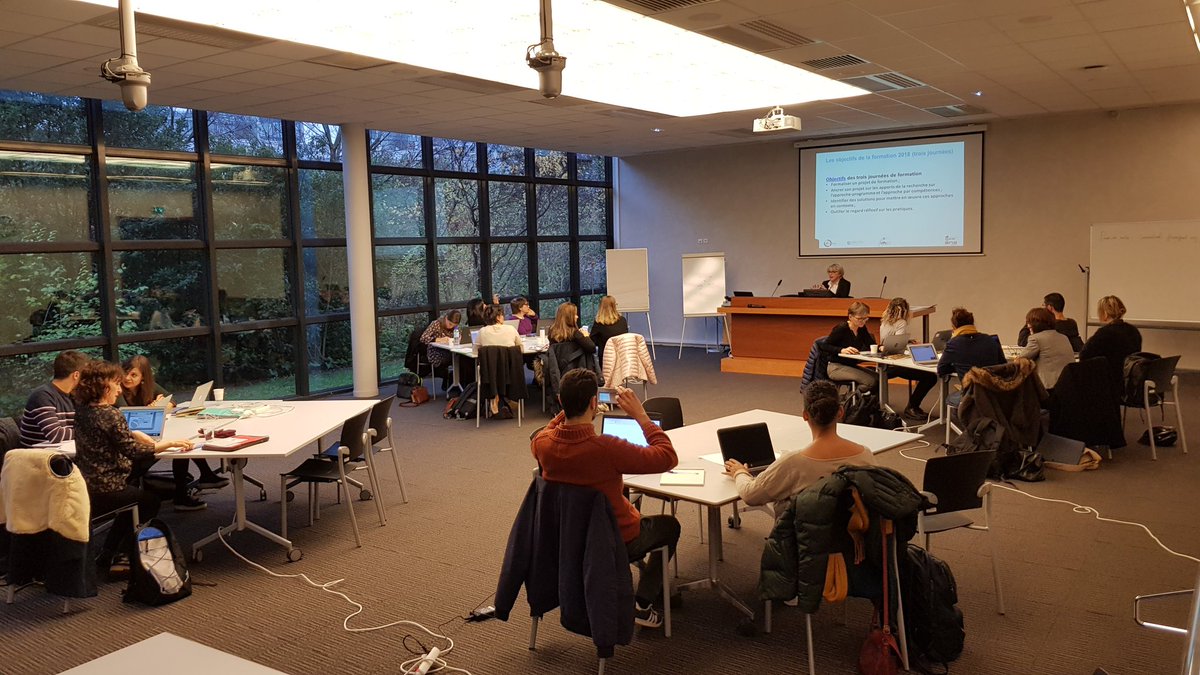 #DevSup2018 Formation Approche Programme &amp; Approche par Compétences (C. Loisy, P. Bénech et M. Gaudenzi) Carte d'expériences à venir bit.ly/2zZJg3O
<a href="/isperano/">Isabelle Sperano</a> #educIFE