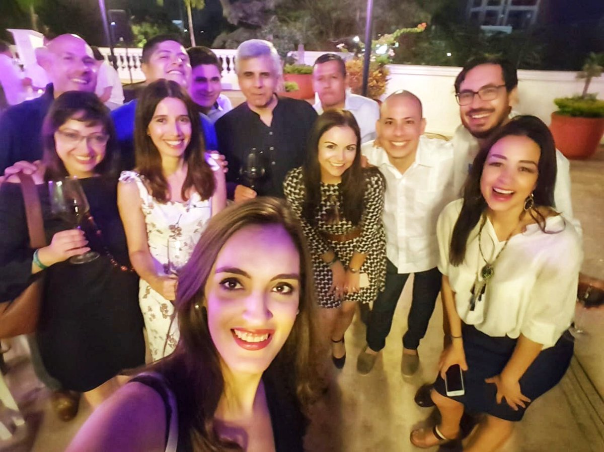 MtyEndoscopy's tweet photo. Brindis Anual de Nutrición! #gastroenterologia #semananacionaldegastroenterologia #merida2018 #nutricion #salvadorzubiran #gastropower #colegas https://t.co/u1bZFTH7bq