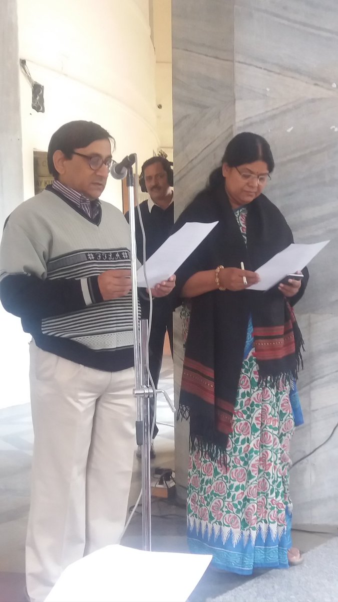 airdelhi's tweet photo. Officers and staffs of Akashvani Delhi taking #NationalIntegrationPledge to observe Communal Harmony Campaign Week
@airdelhi @AkashvaniAIR https://t.co/RYCYCDpJbt