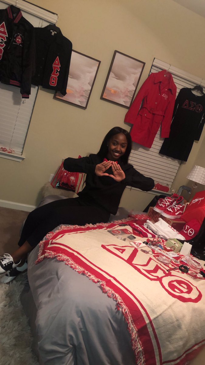 ChasNOJas's tweet photo. &amp; she did ALL of THAT 🎱🔺! #datPOD. https://t.co/PQynTrYVNu