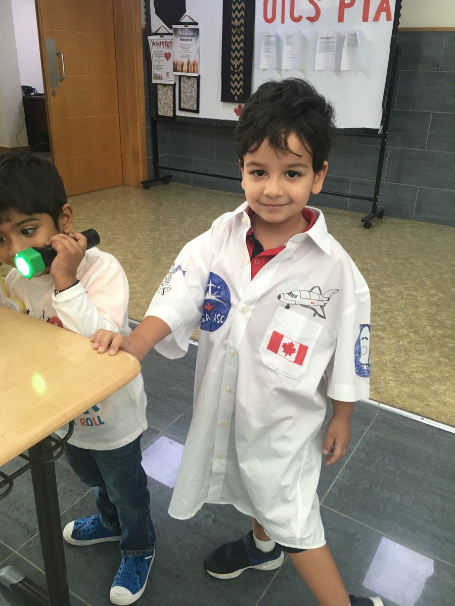 MsYasminsLab's tweet photo. STEAM Expo at @OICS_Dubai was a success! Students got to dress up as their STEAM Career of their choice. We had lots of little scientists, artists, engineers, and astronomers around the school! #OICSScience #STEM #STEAM #Science #space https://t.co/ULw8oT0Iti