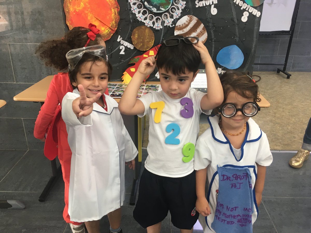 MsYasminsLab's tweet photo. STEAM Expo at @OICS_Dubai was a success! Students got to dress up as their STEAM Career of their choice. We had lots of little scientists, artists, engineers, and astronomers around the school! #OICSScience #STEM #STEAM #Science #space https://t.co/ULw8oT0Iti