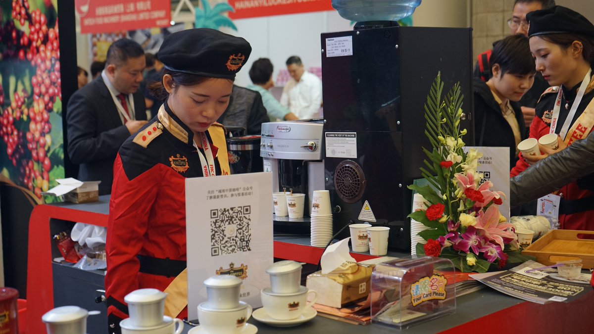 KingCoffeeViet's tweet photo. KING COFFEE RAISING BRAND STATEMENT AT FHC 2018 SHANGHAI, CHINA
#FHC2018 #kingcoffee https://t.co/4k1gBlrpCC