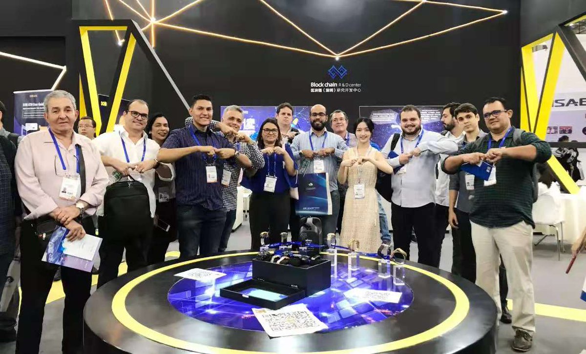 AtmDobi's tweet image. #DOBIATM  Government officials visited @atmdobi  during  2018 China Hi-Tech Fair. Secretary of Shenzhen Committee for Discipline Inspection, President of the Russian Federation Tatarstan, Swedish diplomat team and other well-known IT Giants also presented. #fintech #Blockchain