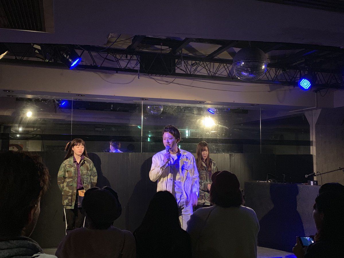 dansing_EiTO8's tweet photo. 去年の #ITADAKI でも共演させて頂いた今年のsunsetLIVEにも出演されてた実力派
#Box_of_Chocolates さん
結成1周年おめでとうございます!
相変わらず素敵な笑顔と人柄から滲み出る素敵な音楽を届けて下さる
#JeGlanz さん
久々の再会でしたけど"変わってなくて安心した"って言ってくれました☺️ https://t.co/CwyMTUfUKD