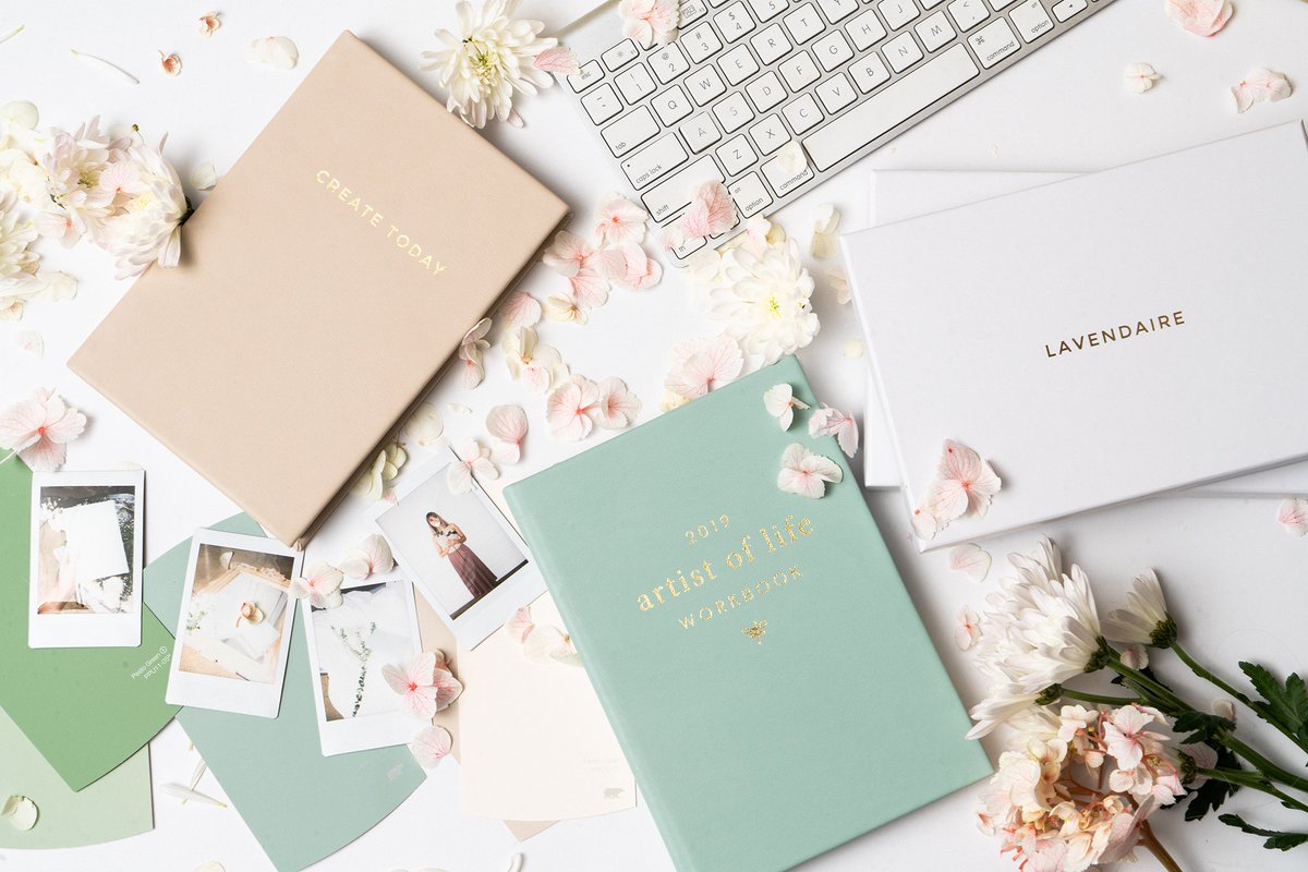 lavendaire's tweet photo. Give yourself a fresh start in 2019! These are tools I've poured my heart into to help you discover yourself, clarify what you want, and create your dream life. 

💛 2019 Artist of Life Workbook: https://t.co/9MneaE0PeQ
💛 Daily Planner by Lavendaire: https://t.co/pIrtOq3ziF https://t.co/SVsESFl4JY
