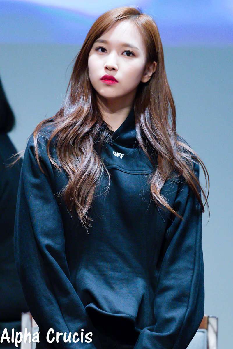 AlphaCrucis0324's tweet photo. 181117 팬사인회 상암 누리꿈스퀘어 국제회의실 사인회 시작 1 #MINA #미나 #ミナ #名井南 #TWICE #트와이스 https://t.co/TQQn2MpsvY