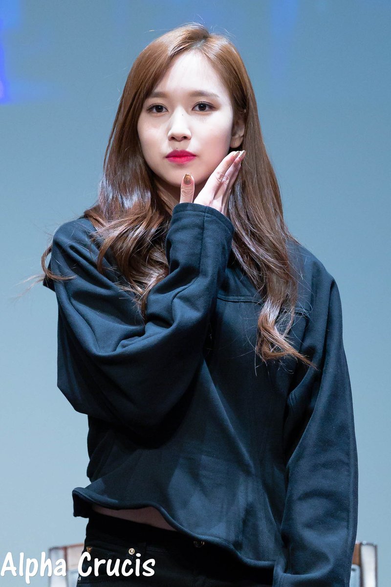 AlphaCrucis0324's tweet photo. 181117 팬사인회 상암 누리꿈스퀘어 국제회의실 사인회 시작 1 #MINA #미나 #ミナ #名井南 #TWICE #트와이스 https://t.co/TQQn2MpsvY