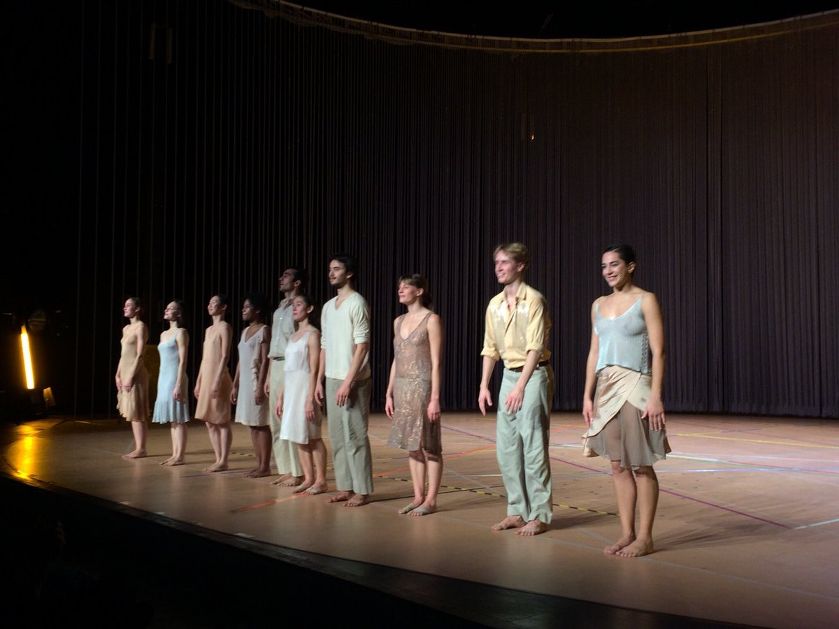 NathCatStras's tweet photo. #DefiSpectacleVivant
30 jours 30 spectacles marquants
(théâtre cirque danse cabaret concert etc)
Pas d'explication
Défiée par @th_cote_coeur
J28/30 RAIN, chorégraphie Anne Teresa De Keersmaeker
@MaillonTh https://t.co/8Mc5oLtS9A