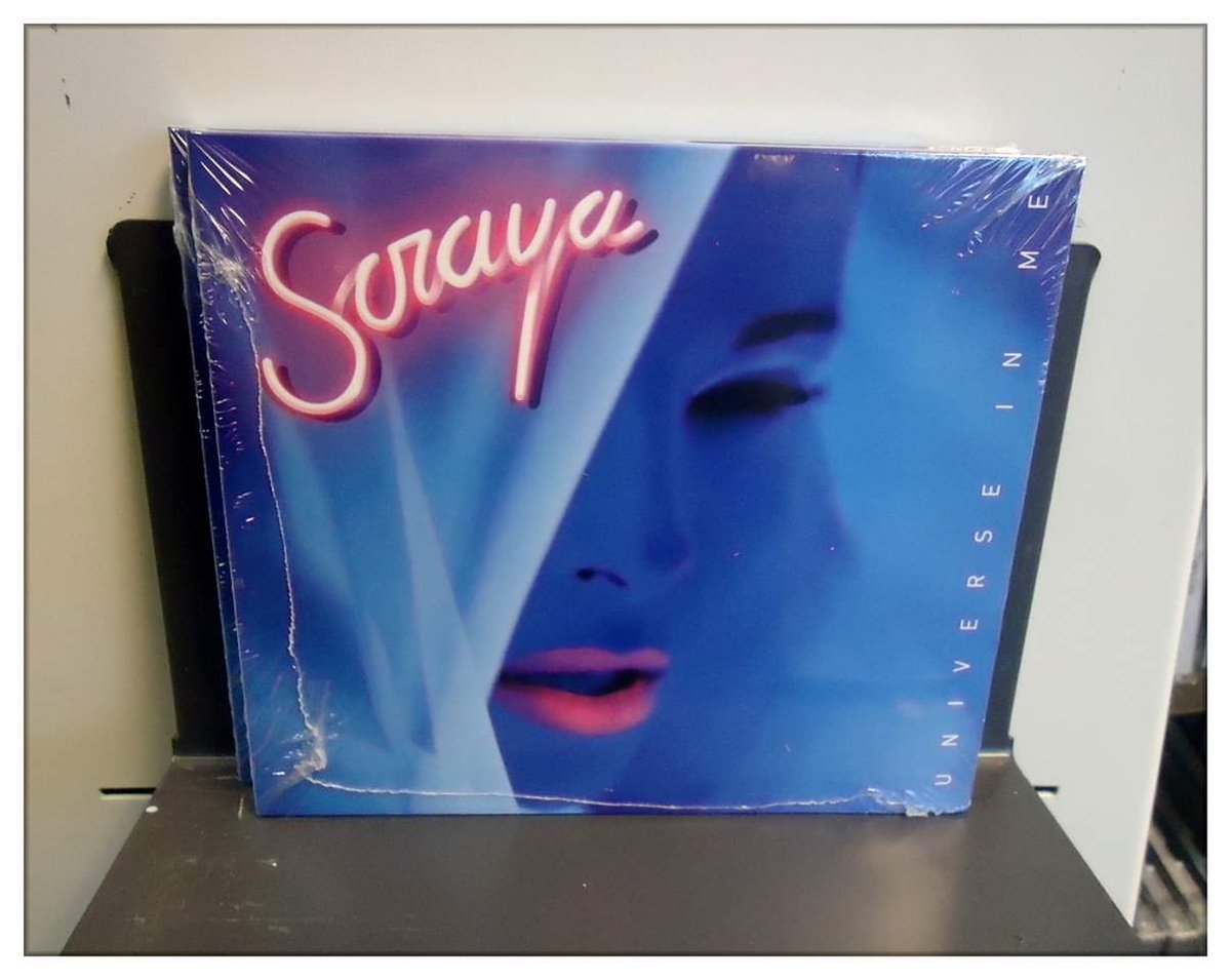 Support_Soraya's tweet photo. ¡Buenos días! Ayer 18 de noviembre se cumplían 5 años de la firma de #UniverseInMe de @SorayaArnelas en @elcorteingles #Callao #Madrid😲😲😲 https://t.co/CUdinFKG5l