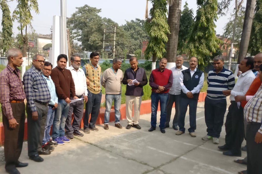 airdarbhanga's tweet photo. Officers and Staff of #AIRDarbhanga took #NationalIntegrationPledge today.
@prasarbharati https://t.co/1t0d0XA8nr