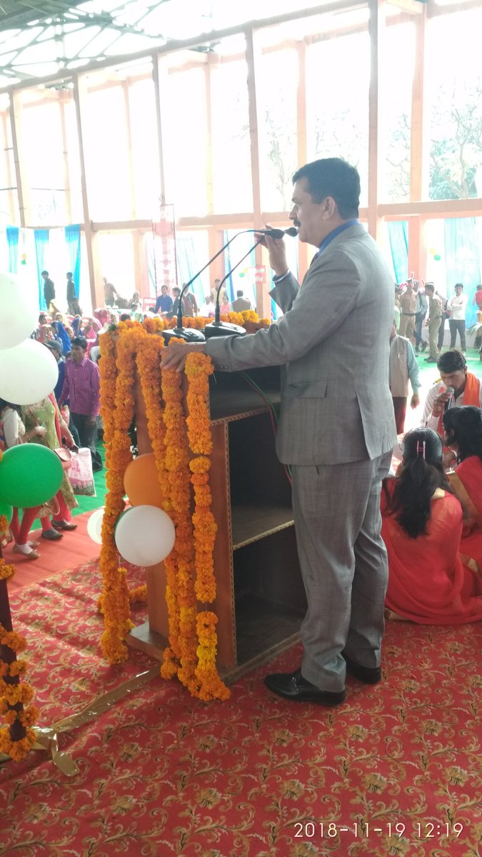 DIO_Aligarh's tweet photo. #Samuhik_Vivah 
मा0 मुख्यमंत्री सामूहिक विवाह योजना के तहत लगभग 70 जोड़ो के विवाह कार्यक्रम का आयोजन आज कृष्णाञ्जली नुमाइश मैदान में।
@CMOfficeUP @myogiadityanath @Dm_Aligarh @UPGovt @jsrana777 @SureshRanaBJP @satishgautam72 @NNALIGARH https://t.co/jJWIdFnqKY