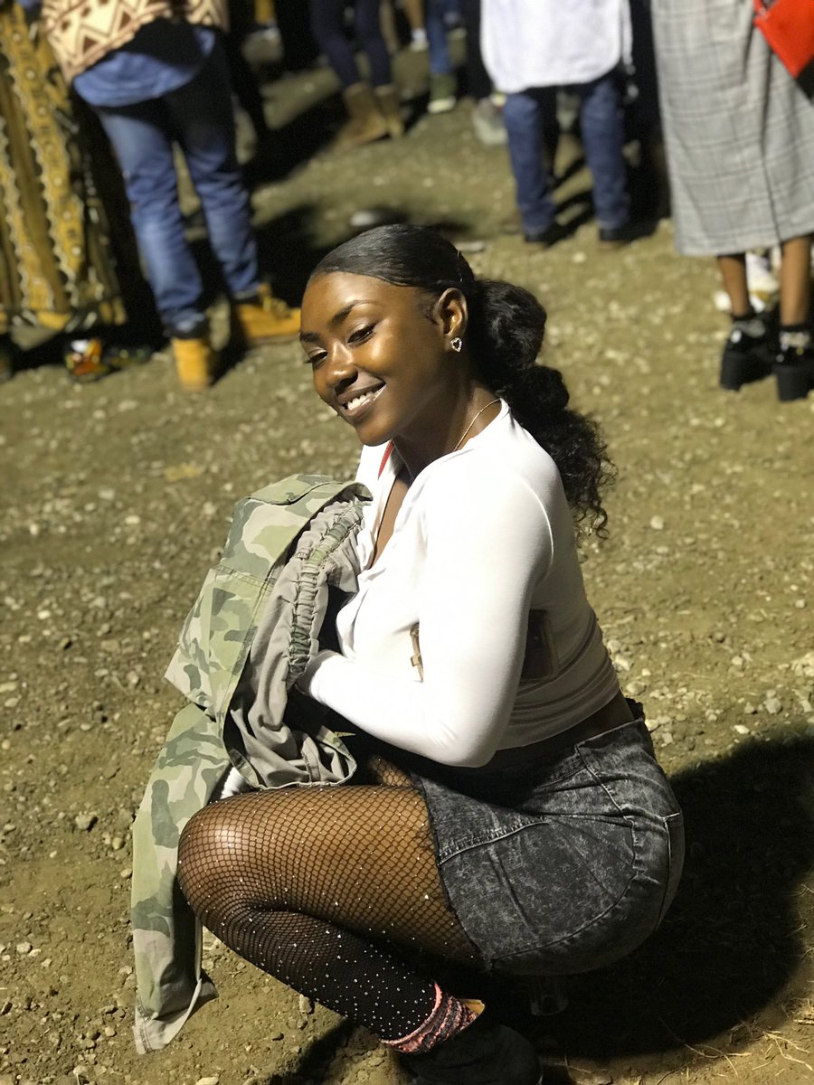 aCds_'s tweet photo. I’m unhealthy for you baby, I’ll f* up your world.
#CUHC2k18 #CUHomecoming2018 https://t.co/pBhAqHy3Hc