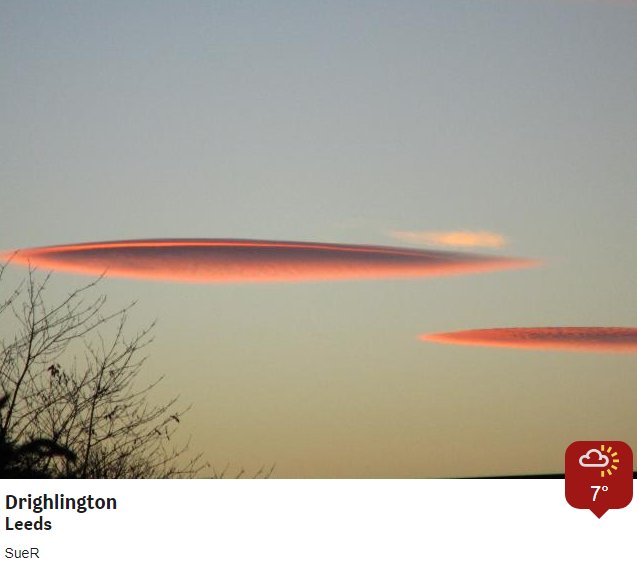 SimonOKing's tweet photo. There were lots of reports of UFO's invading the skies above Britain yesterday evening  🛸👽😱  

On analysis of your pictures, we can rest easy.  These are the very cool Altocumulus lenticularis cloud...😂 https://t.co/vxbsWO8onV