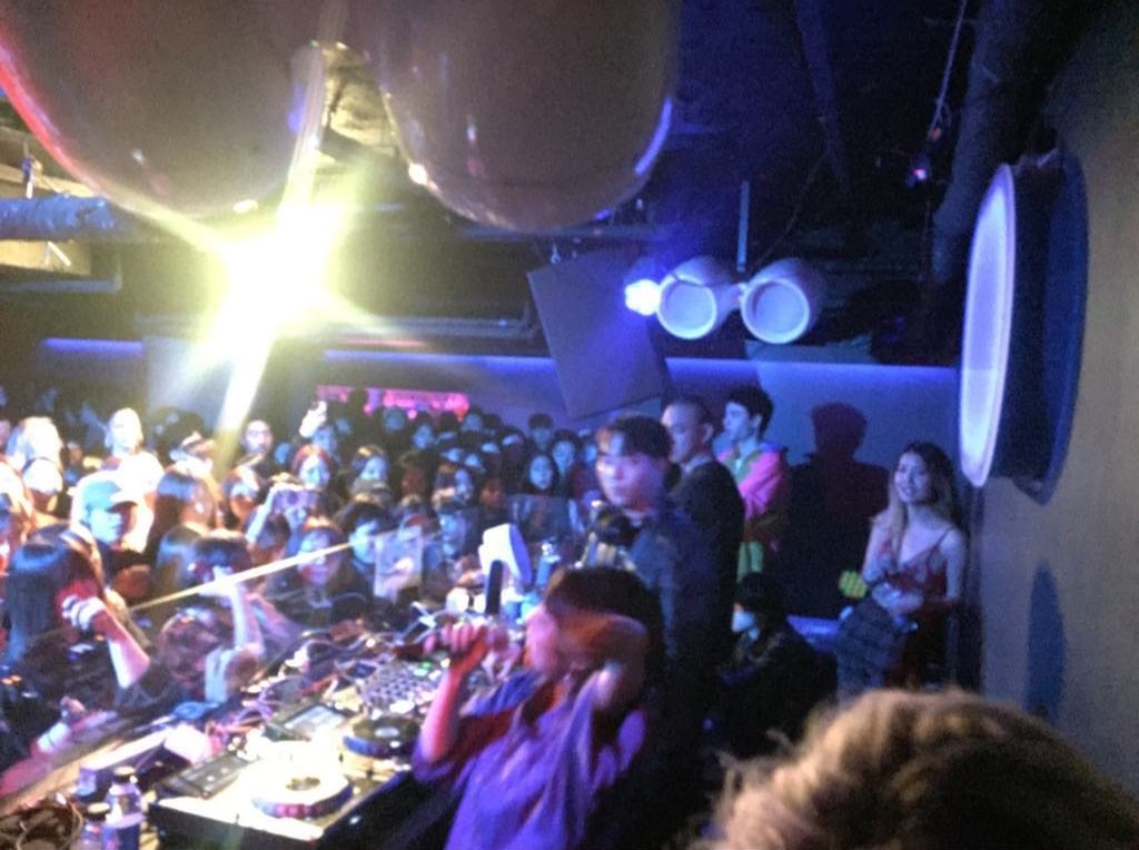 DsWXqK3V4AEbe_v.jpg:orig