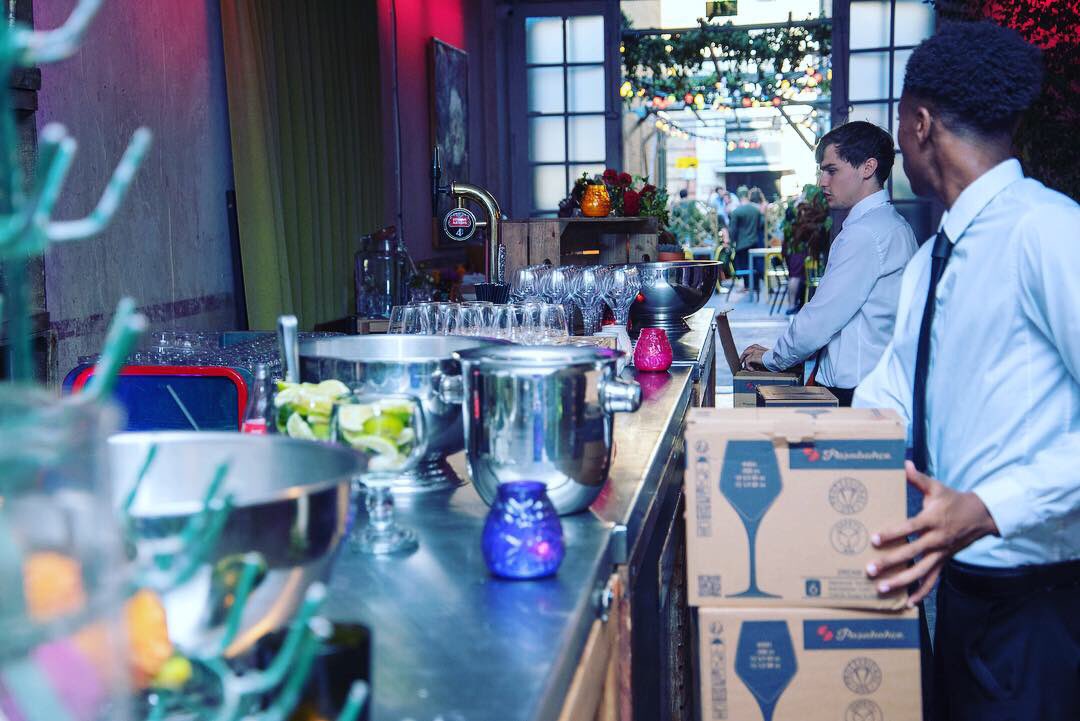 ABrownEvents's tweet image. #TeamABE at work.

alasdairbrown.com 
#teamwork 
#teamplayers #team #eventplanner #eventplanning #eventorganizer #event #flowers #parties #design #designer #party #eventscoordinator #job #work #lovemyjob #creative #creativedirector #london