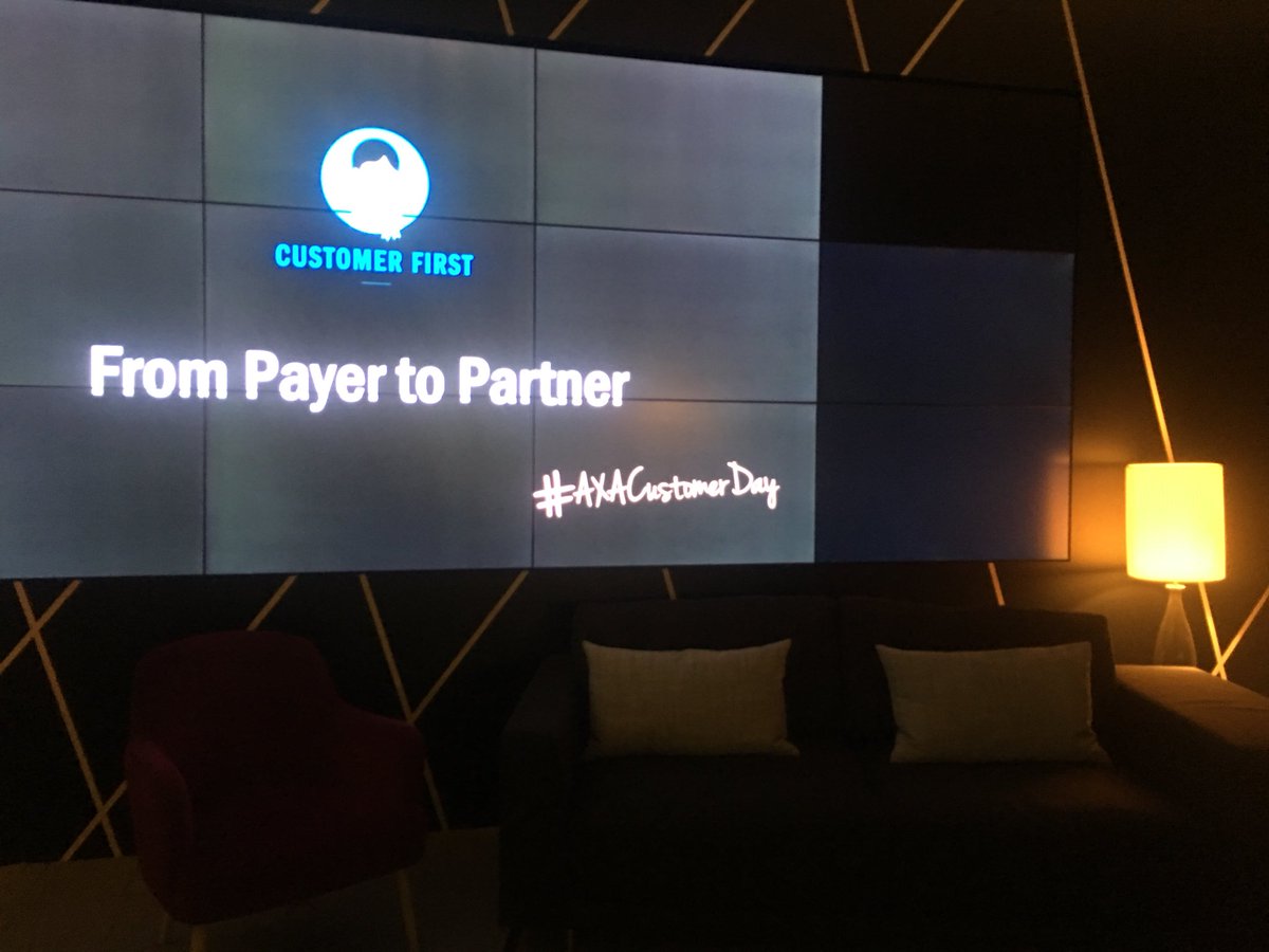 GloriaPindado's tweet photo. #AxaCustomerDay Orgullosa de mi empresa. Nuestro centro el cliente https://t.co/PLPrLqF7Kb