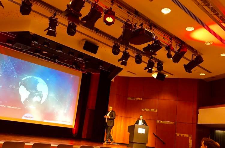 Paragon_DACHCEE's tweet photo. Ein großer Erfolg war erneut das diesjährige #Comparting. 420 Fachbesucher informierten sich über Trends im #Document #Output. Thomas Sperl (CTO) und Alexander Schäfer (CSO) berichten aus der „Paragon Welt“ über verteilte Outputproduktion zur Portoeinsparung. #compart #paragon https://t.co/Tidzt1bKbo