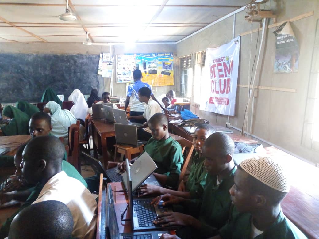 TQClubOsun's tweet photo. Our young programmers busy getting hands on with Scratch last Saturday at Islamic College in Oshogbo.
#Scratch
#Googleforeducation
#NextMillionBuilders
#Techquestcamp https://t.co/DqtaFBwNVQ