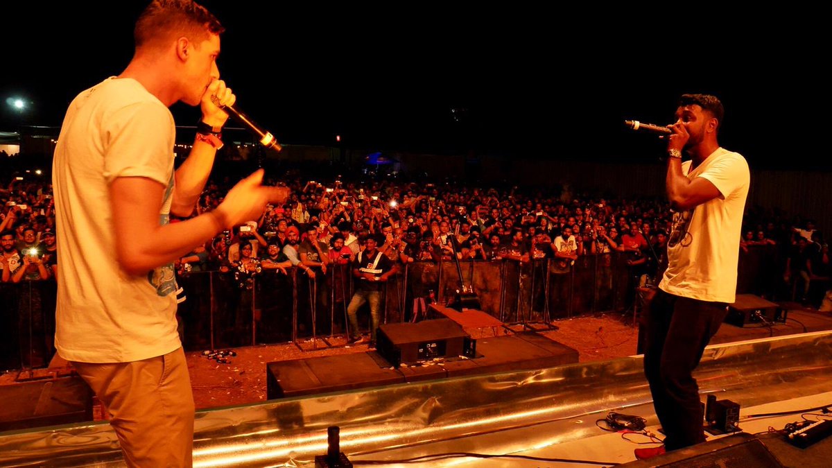 frenchmiracle's tweet photo. Dernière date de ce 4ème @frenchmiracle tour hier soir au Royal Enfield festival a GOA ! @saro_beatbox y a mis le feu 🔥 ! Et ce public était dingue ! L’Inde la 2nde patrie du beatbox 🇮🇳 ? Pix @thibautboulais #frenchmiracle #frenchmiracletour #beatbox #loopstation #india #travel https://t.co/GPq6t5m4fY