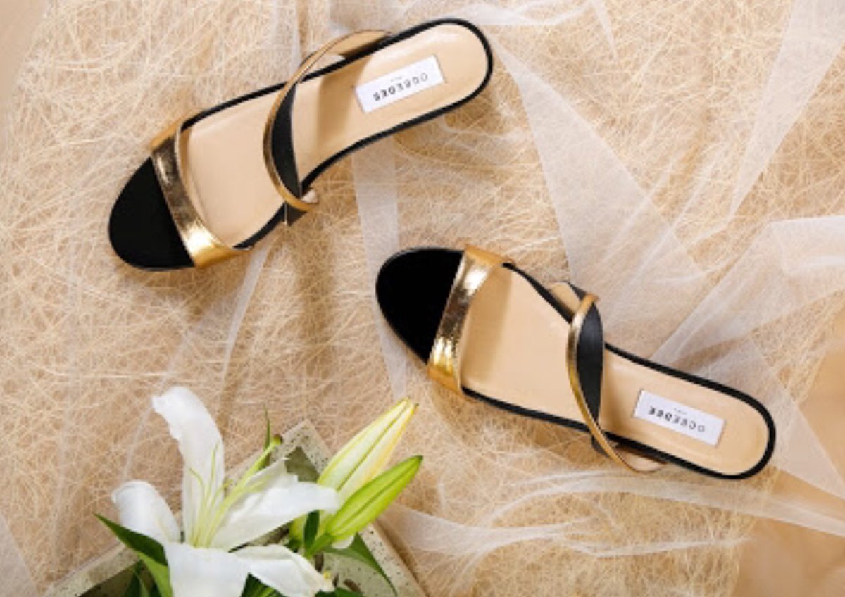 DEVALSTORE's tweet photo. Be festive with charming contemporary festive collection by Oceedee shoes an exclusive Preview at Deval The Multi Designer Store Today and Tomorrow!!
They have got a style that will suit each of your festive looks !!
#devalstore #ahmedabad #multidesignerstore #accessories #shoes https://t.co/Uw7ef33e8i