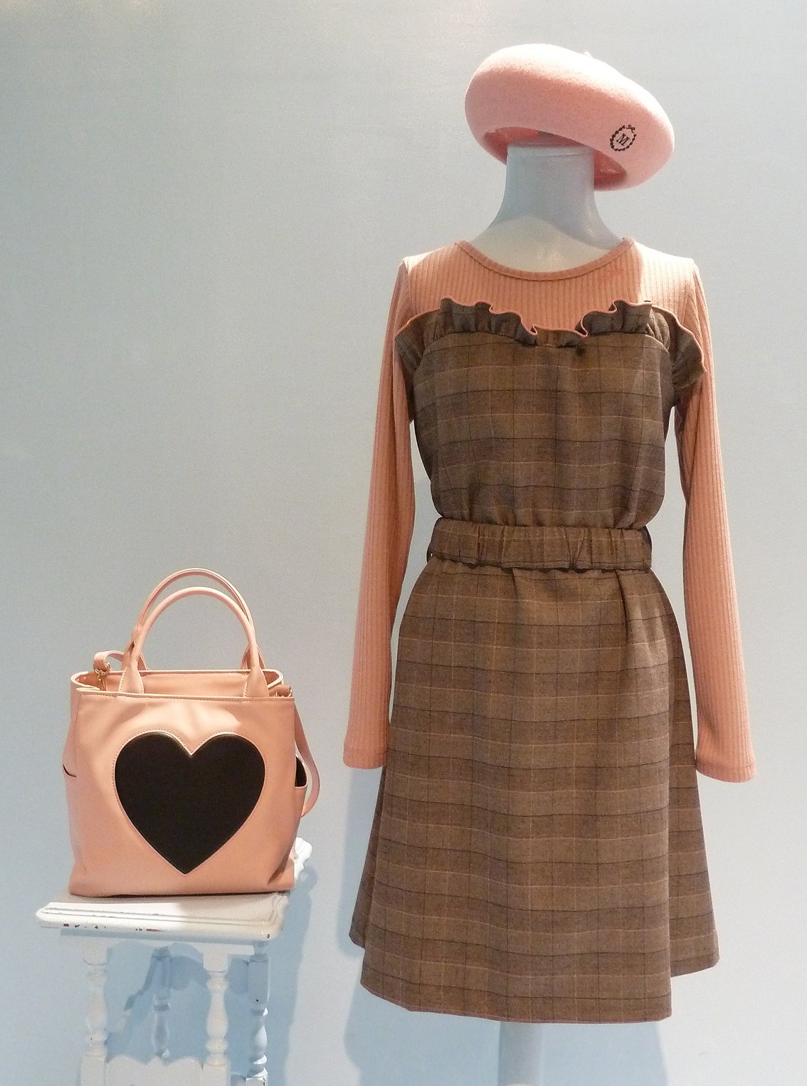 Milk新宿店 Winter Milly ワンピース 5 前回大好評だったmillyワンピースが冬らしいカラーのチェック リブ素材の長袖に変わって再登場 ピンク ブラウンチェック ブラック ピンクチェック ブラック グレーチェック T Co
