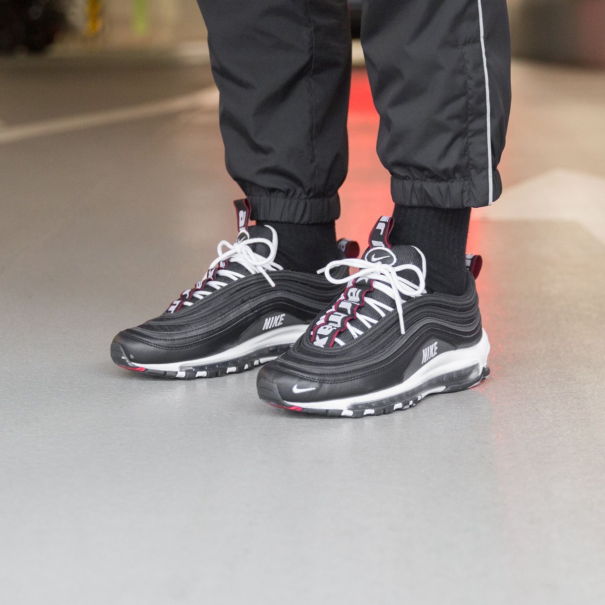 air max 97 black white varsity red