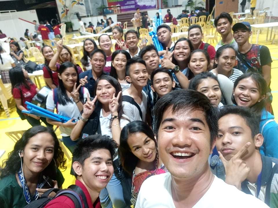 dnvrgnt's tweet photo. gonna miss this fam! 😭 #FOREVERJOURNALER #TheGrower #AngTagaPunla #STNHS https://t.co/zRnWACqHUS