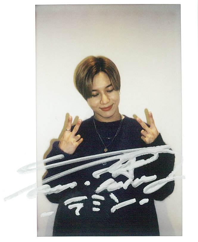 with_magazine's tweet photo. 【SHINee・テミンのサイン入りポラが当たる😍リツート&amp;フォローするだけ❤️】フルアルバム発売を記念して、テミンさんのポラを3名にプレゼント‼️

応募方法は…
①with公式Twitterアカウントをフォロー
②このツイートをリツイート

インタビュー&amp;詳しい応募方法は👉👉https://t.co/qInpVL0ZLX https://t.co/2n4CxY9X8A