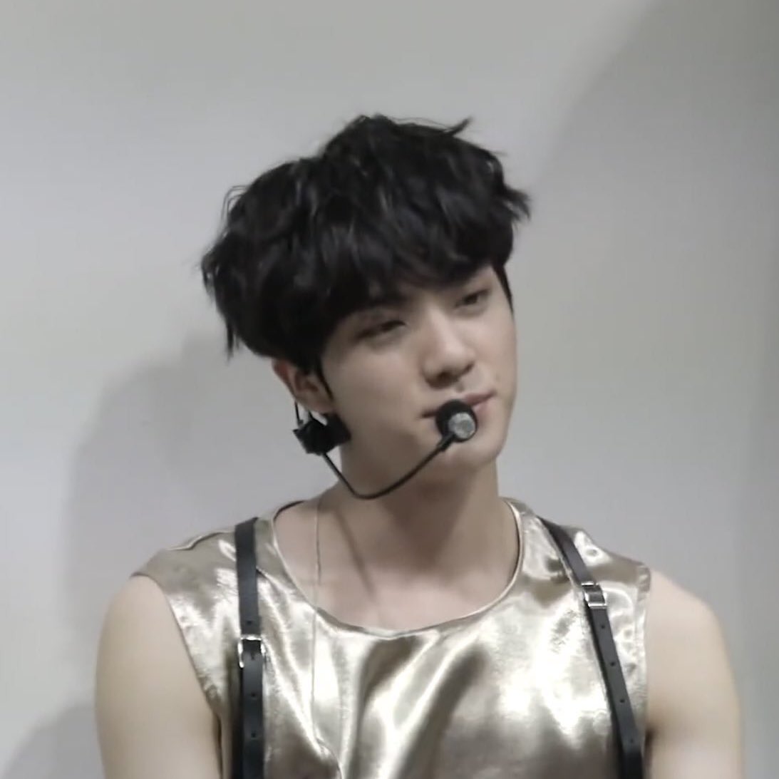jinspring_'s tweet photo. the shoulders, arms &amp; chest .,.,....,,,,, https://t.co/Zh5lYEE2Gc