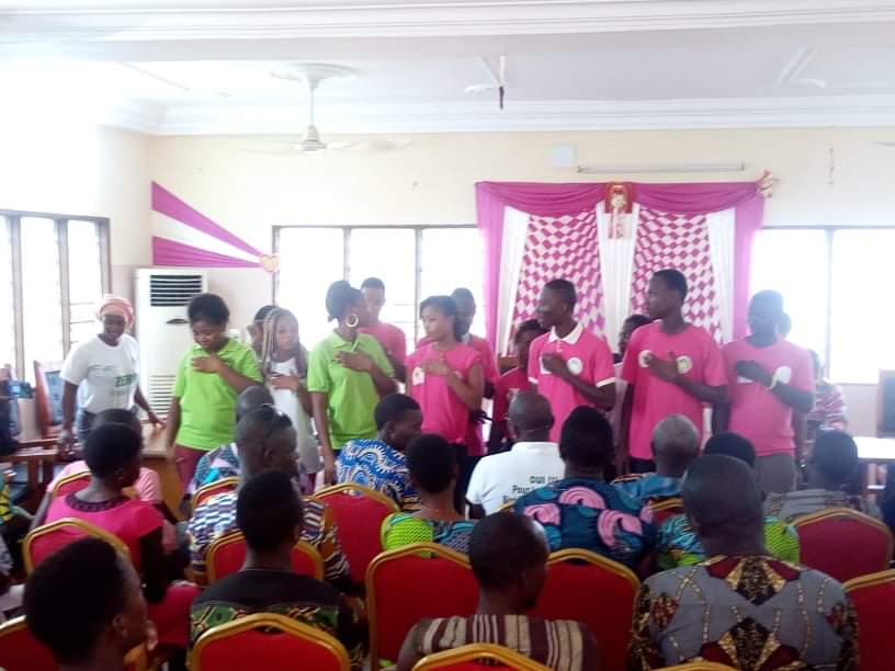 MAJAbomeyCalavi's tweet photo. #YCA Hêvié 2018 a débuté par une cérémonie d'ouverture en présence du CA de Hêvié et ses conseillers, le Pr des Jeunes de Hêvié, des chefs villages de Hêvié et d'autres jeunes. Nous avons exécuté notre hymne.
@ABPFIPPF
@IPPFAR #YouthCentered #Target2Partener @ippf @LeaderAmour https://t.co/wUR15Mvzth