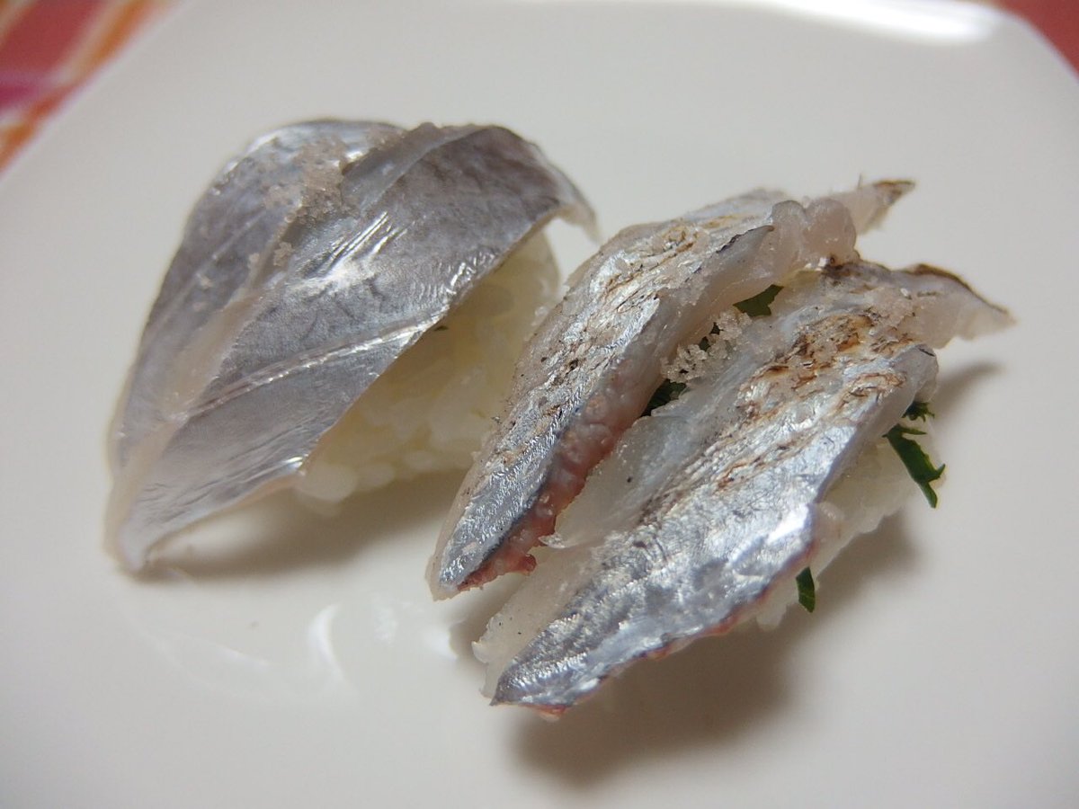 ZEPHYR_mao's tweet photo. 太刀魚の握り超最高!淡路の藻塩で喰えばそこはもうお花畑。
#愁輝丸 #オフショアジギング #ジギング #タチウオジギング #LotsOfArt #Namujig #RHOMBUS #ナムジグ #ロンバス https://t.co/k3hwpM9Lu2