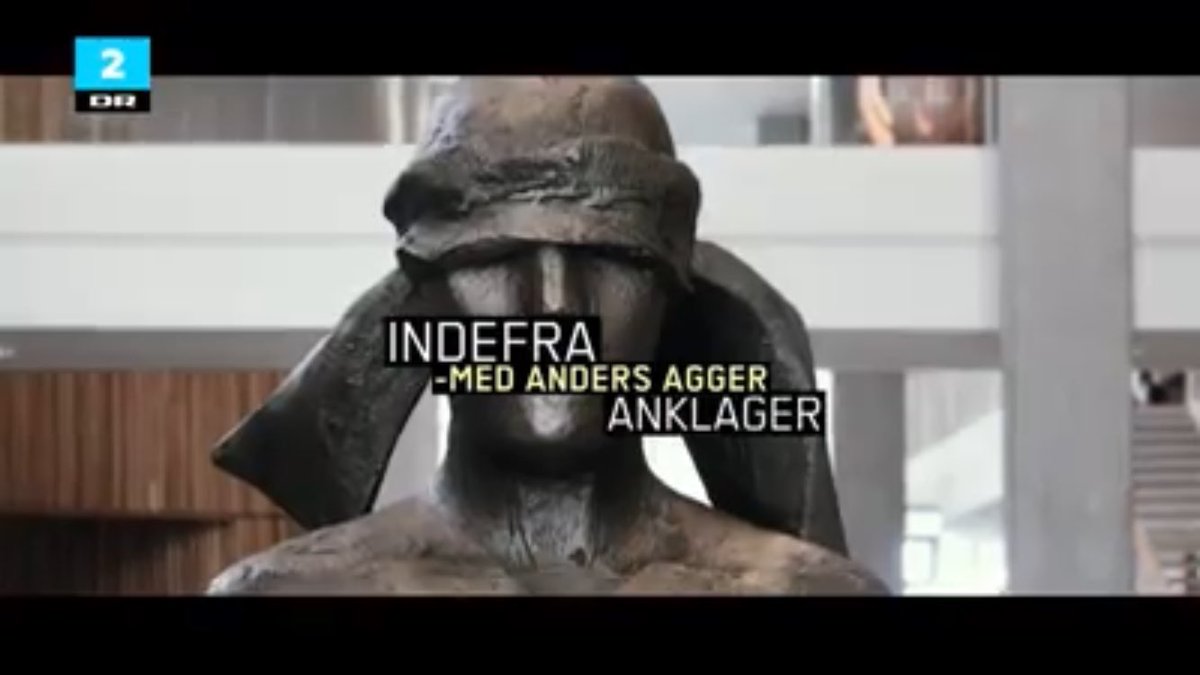 SimonGosvig's tweet photo. Der er historiefortællere. Og så er der Anders Agger. I aften følger han @AnklagerSAV indefra kl 21.30 på DR2 #anklager https://t.co/1jOITvx71a