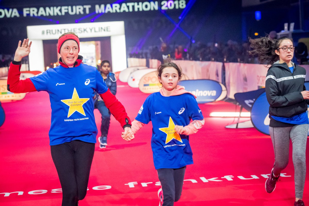 MyEur's tweet photo. Throwback to our #EuropeanYouthMarathon Ziehenschule Textorschule Albert-Schweitzer-Schule Europaschule  Humboldt Schule Bertha-von-Suttner-Schule Freiherr-vom-Stein-Schule  Schuldorf Bergstraße Lichtenbergschule Darmstadt Lichtenbergschule  Darmstadt Blücherschule https://t.co/ahkDP9Oa74
