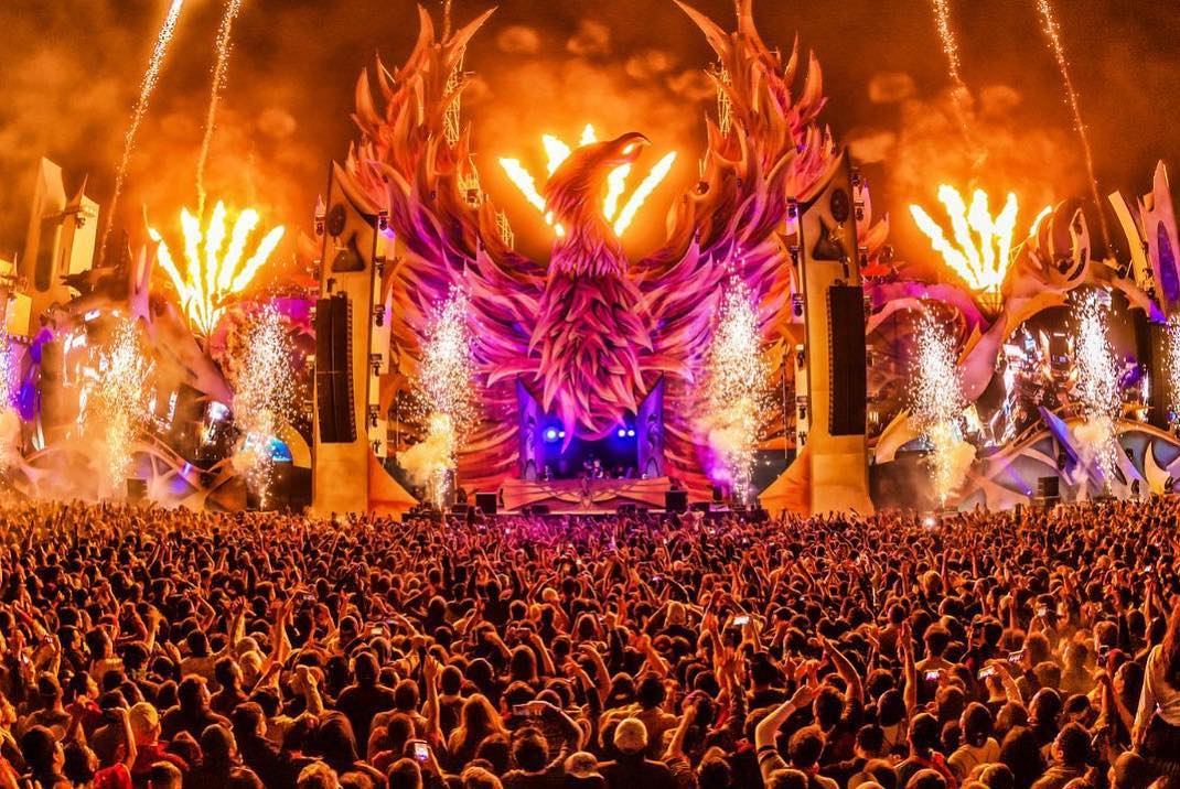 LaserMirage's tweet photo. @dreamfieldsmex Thank you for having us on board!! 💫 what a show. 
#Mirage #miragelasergroup   #laser #laserrental #lasershow #lasershows #lasersystem #showlaser #touring #pangolin #beyond #specialeffects #sfx #Sfxgear #confetti #magicfx #fireworks #mexico #dreamfields https://t.co/XSKI0y03bk