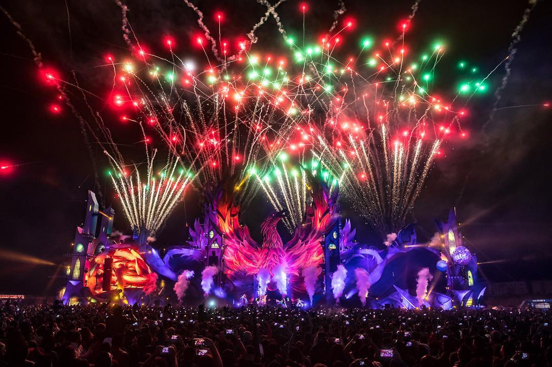 LaserMirage's tweet photo. @dreamfieldsmex Thank you for having us on board!! 💫 what a show. 
#Mirage #miragelasergroup   #laser #laserrental #lasershow #lasershows #lasersystem #showlaser #touring #pangolin #beyond #specialeffects #sfx #Sfxgear #confetti #magicfx #fireworks #mexico #dreamfields https://t.co/XSKI0y03bk