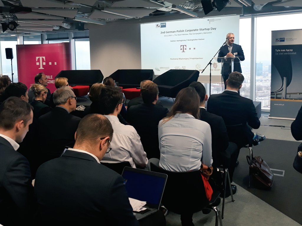 The 2nd German-Polish Corporate Startup Day starts now with a welcome from <a href="/ZagorskiMarek/">Marek Zagórski</a>, Minister of Digital Affairs #startups #demoday