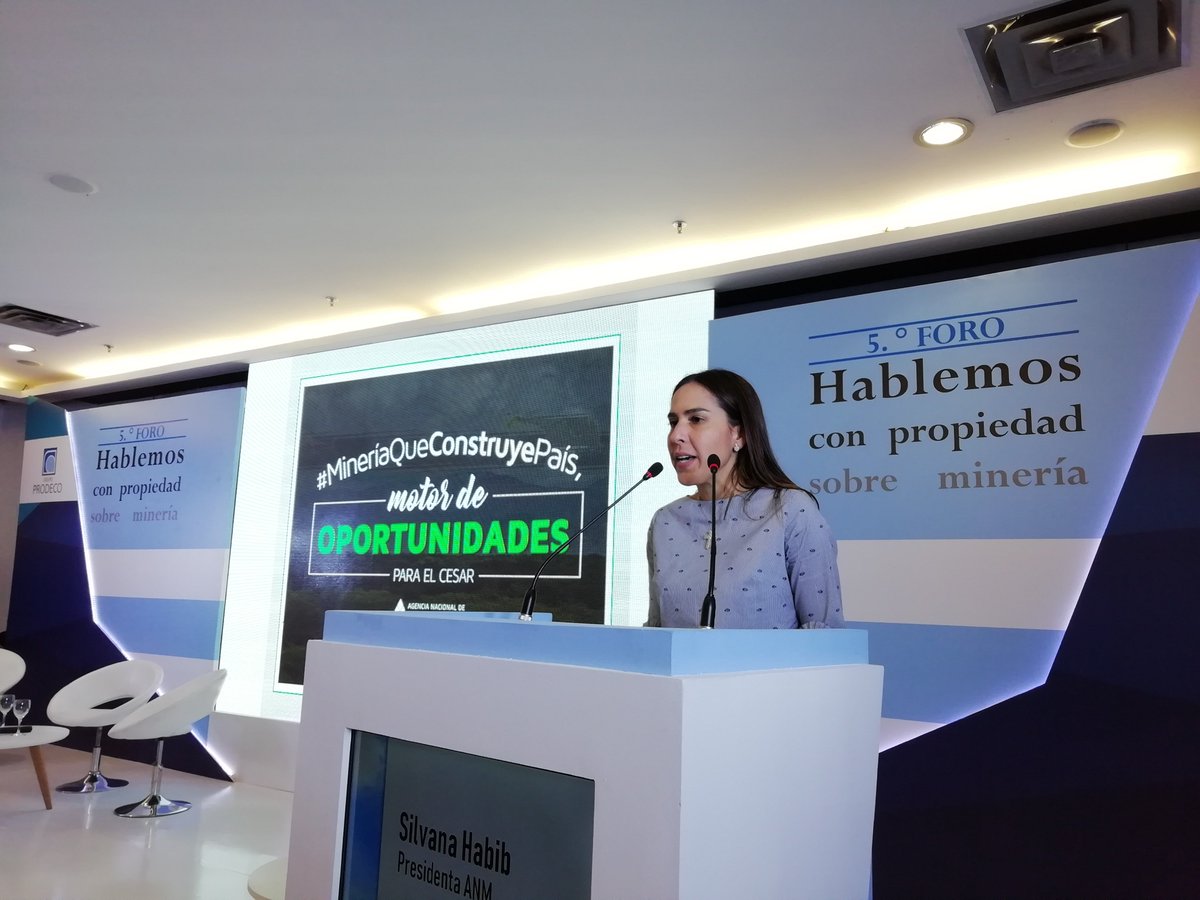 ANMColombia's tweet photo. Durante la apertura del #ForoProdeco @GrupoProdeco Presidenta @silvihabib aseguró que la contribución de la minería al desarrollo del país va más allá de las divisas y las regalías. Más detalles en nuestro #ComunicadoANM 👉https://t.co/vVlQkuw1P1 #MineríaQueConstruyePaís https://t.co/Xvfz9BkjQf