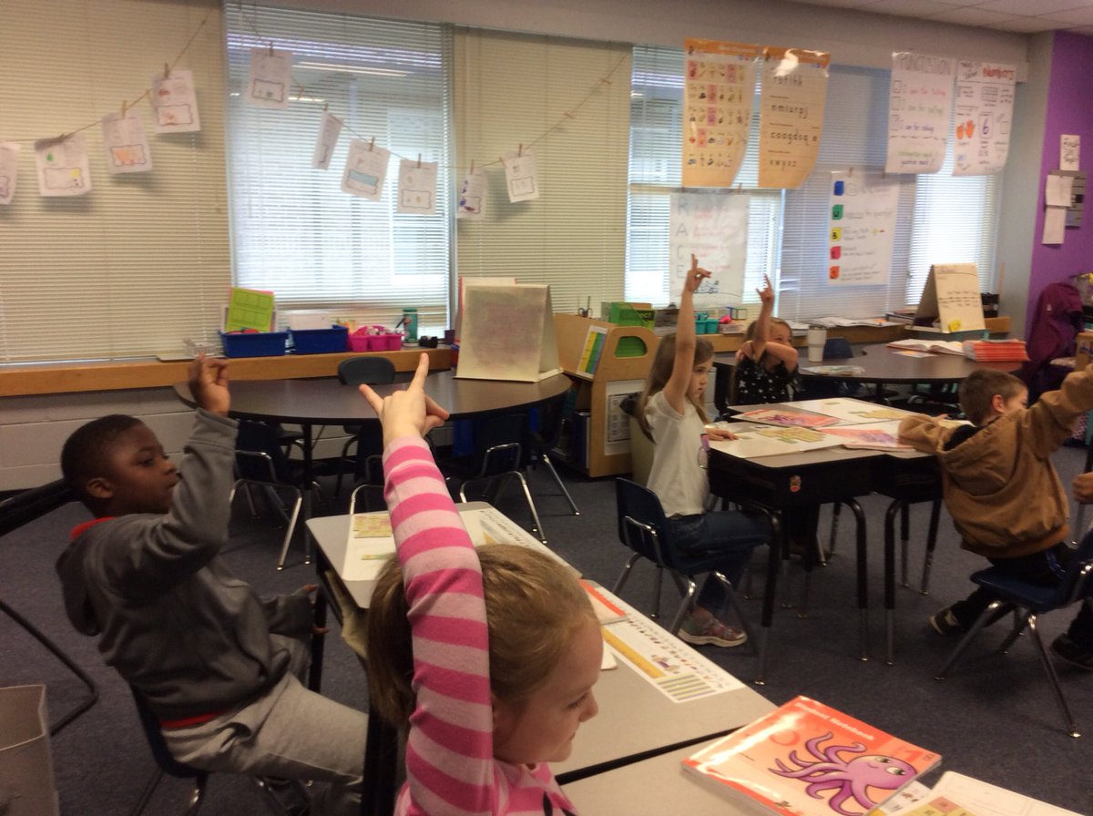 LaurelMillElem's tweet photo. Love seeing the Wolfpack sign in Fundations! #LMESKeepClimbing #Wolfpackrocks #FCSBestChoice https://t.co/LeG4LInKAL