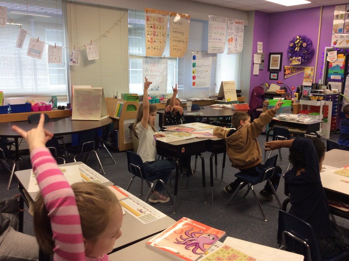 LaurelMillElem's tweet photo. Love seeing the Wolfpack sign in Fundations! #LMESKeepClimbing #Wolfpackrocks #FCSBestChoice https://t.co/LeG4LInKAL
