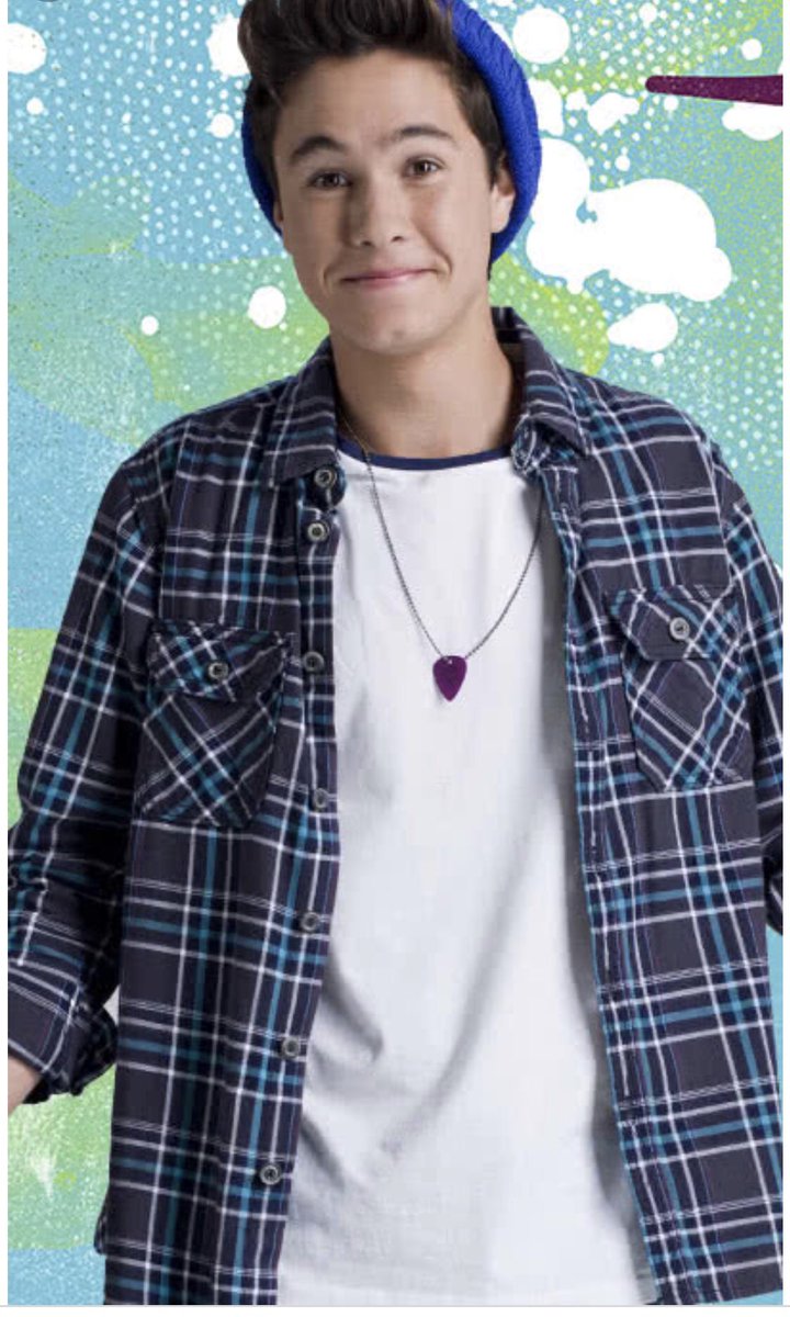 Michaelronda's tweet photo. Gracias por todo amigo. Hoy te abrazo y me despido de ti, no prometo soltarte por completo porque de vez en cuando quiero charlar a solas contigo, después de todo lo que vivimos me parece normal. Gracias por enseñarme tanto, marcaste mi vida por siempre. Hasta siempre Simón 🌌🎸 https://t.co/ERJPWWDm1L