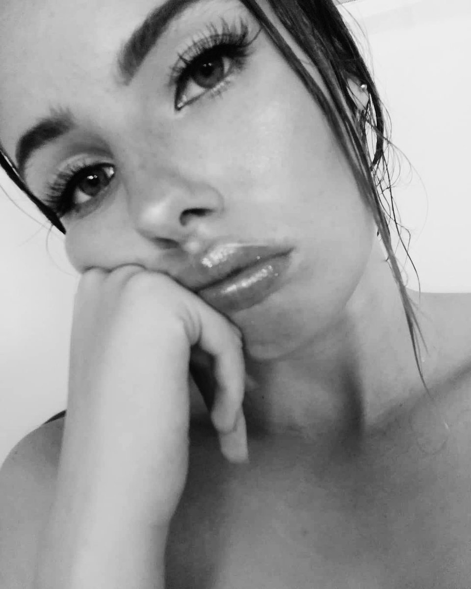 GrayethanD's tweet image. Happy Tuesdays babes ✨
#tuesdayselfie
@EthanDolan @GraysonDolan