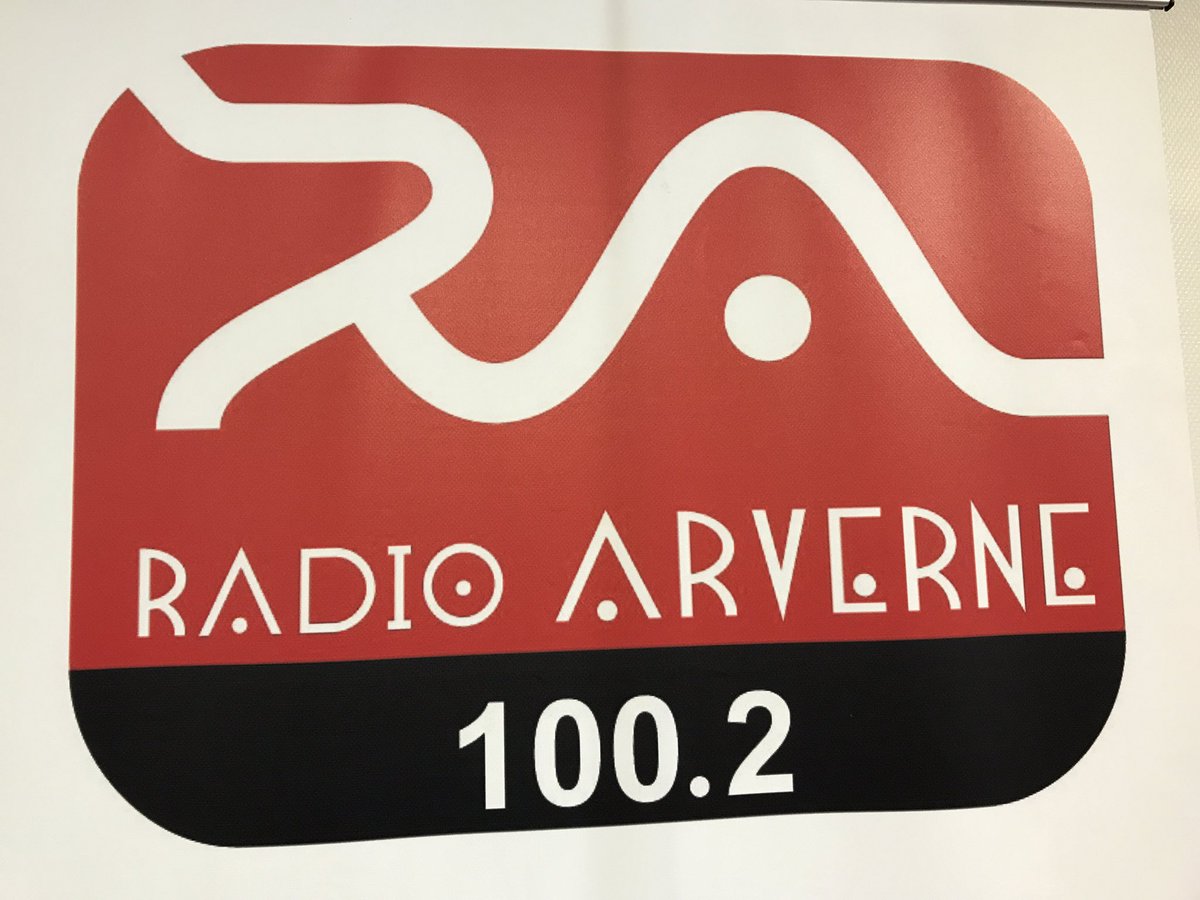 CollegeEloy's tweet photo. Visite des élèves du club News Letter dans les studios de Radio Arverne. Merci à Philippe le technicien et Marie la journaliste qui nous accueillent avec Guillaume de l association ´Initiative’. Séance de travail pour préparer l émission https://t.co/EJiboMZJl2