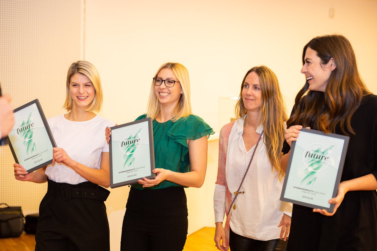 TMuellerDouglas's tweet image. We listened, learned and tested over the last couple of days and we definitely had a lot of fun! Congratulations to the winners of our #FORWARDBEAUTYChallenge. Stay tuned to see how #Douglas will shape the future of beauty with KLARSKIN, BEARS WITH BENEFITS and SKIN MATCH.