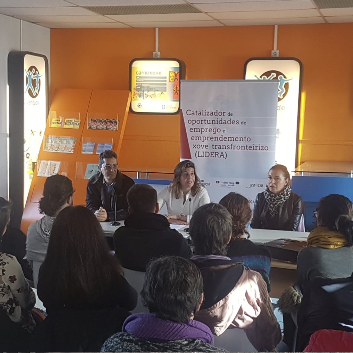 ppdebetanzos's tweet photo. @xuventude, con @cecivazquez á fronte, achegaron a semana pasada ao @EspazoBetanzos un encontro para impulsar a aparición de oportunidades laborais no eido da produción de novos cultivos no medio rural.

Grazas! #ProyectoLidera #ProxectoLidera https://t.co/qWOayaSEwh