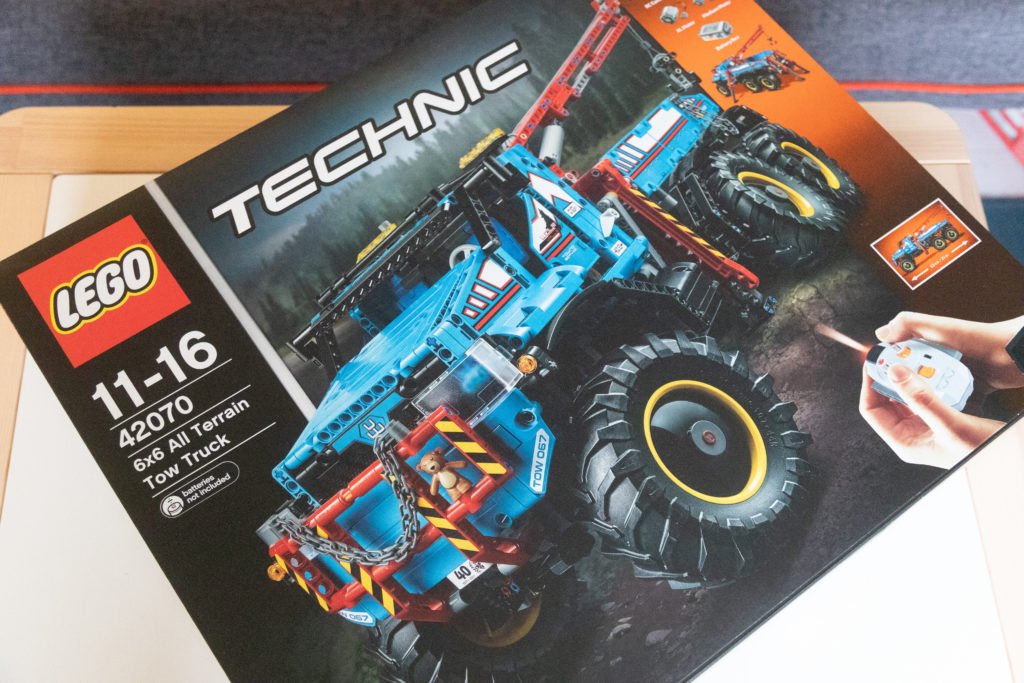 #WIN - #Lego #Technic 6 x 6 All Terrain Remote Control Tow Truck 42070 born2.science/2qOqzvR #BornToEngineerCompetitions #Competitions #LEGOTechnic #RemoteControl #TowTruck