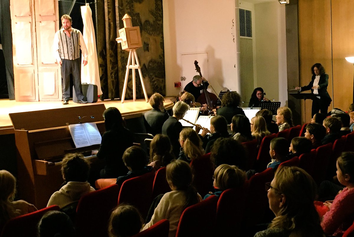 Mairie9Paris's tweet image. Grâce à l’association @Operacting et la @Mairie9Paris, les écoliers du #paris9 ont la joie de découvrir la magie d’#Offenbach à travers l’univers de Pomme d’Api cc @dburkli