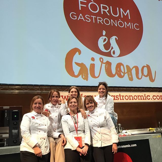 FGastronomic's tweet photo. Hoy el día ha sido y es para y por las mujeres de la gastronomía. Matinal en el Auditori. Seis territorios. Seis cocinas han protagonizado la mañana en el #forumgirona18 
#mujeresengastronomia https://t.co/Sl5tYfNpS5 https://t.co/6wKVrutvG3
